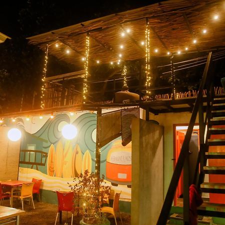 Hangover Hostels Мирисса Экстерьер фото