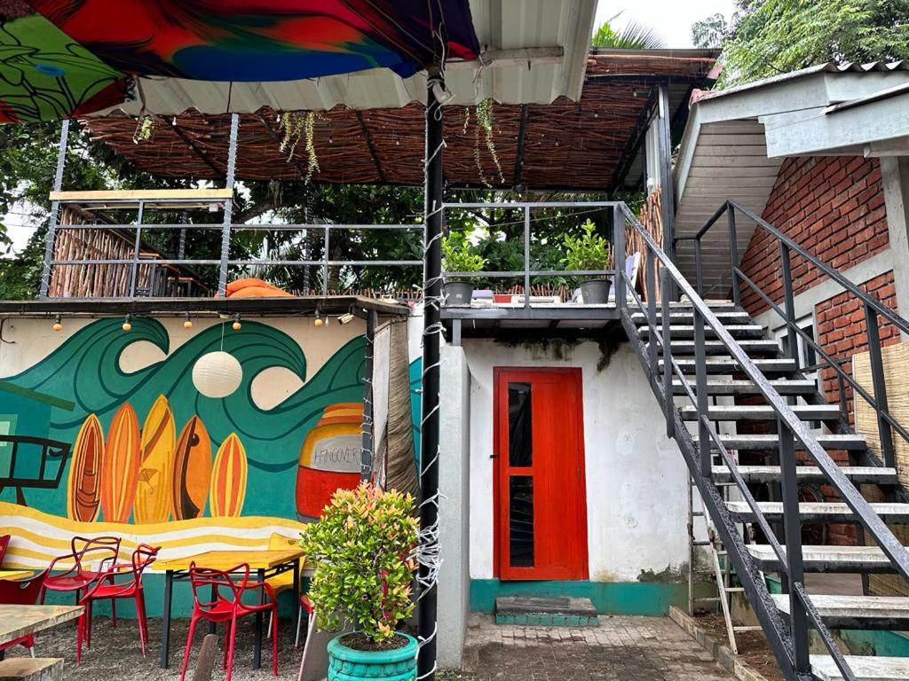 Hangover Hostels Мирисса Экстерьер фото