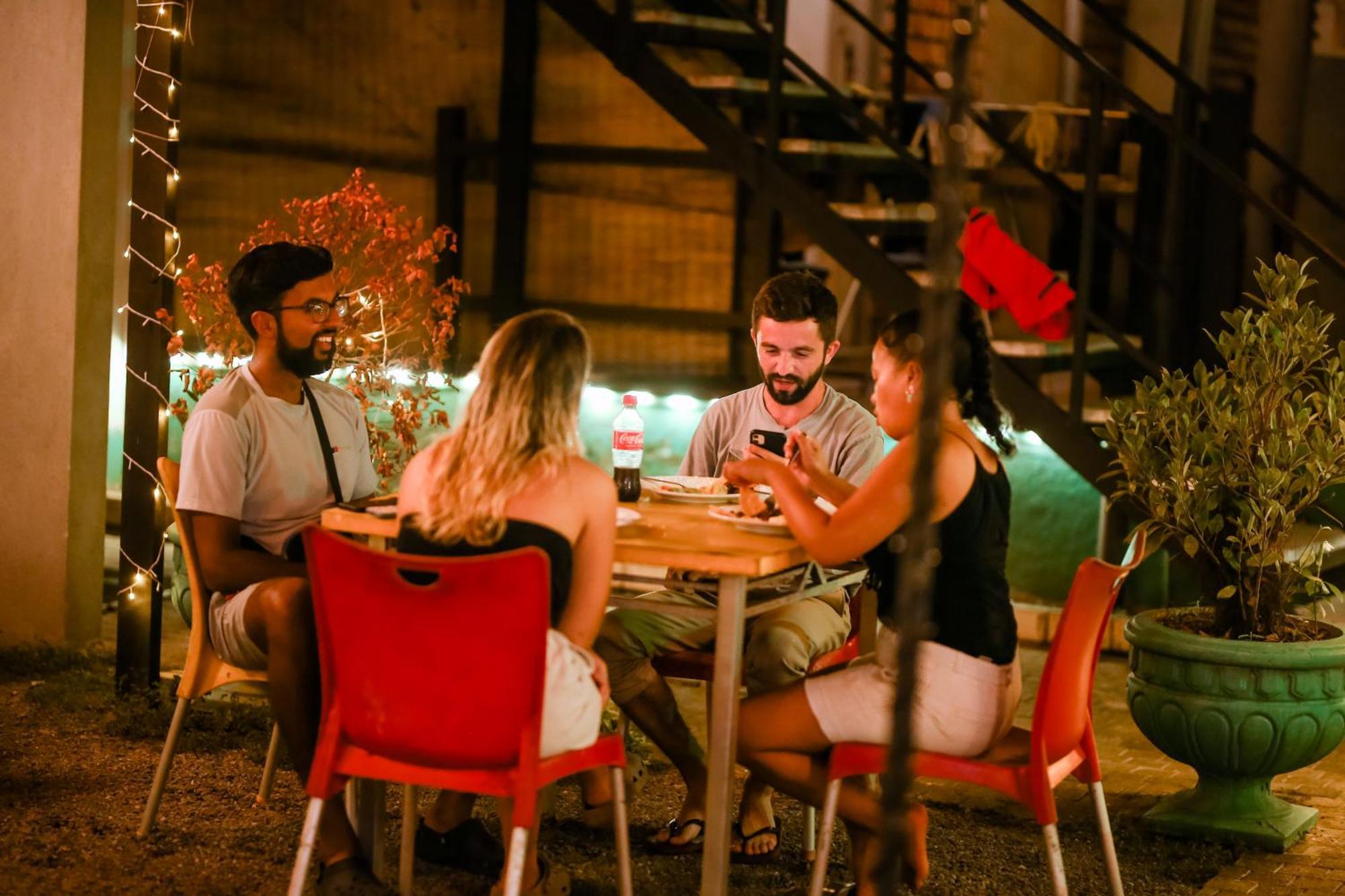 Hangover Hostels Мирисса Экстерьер фото