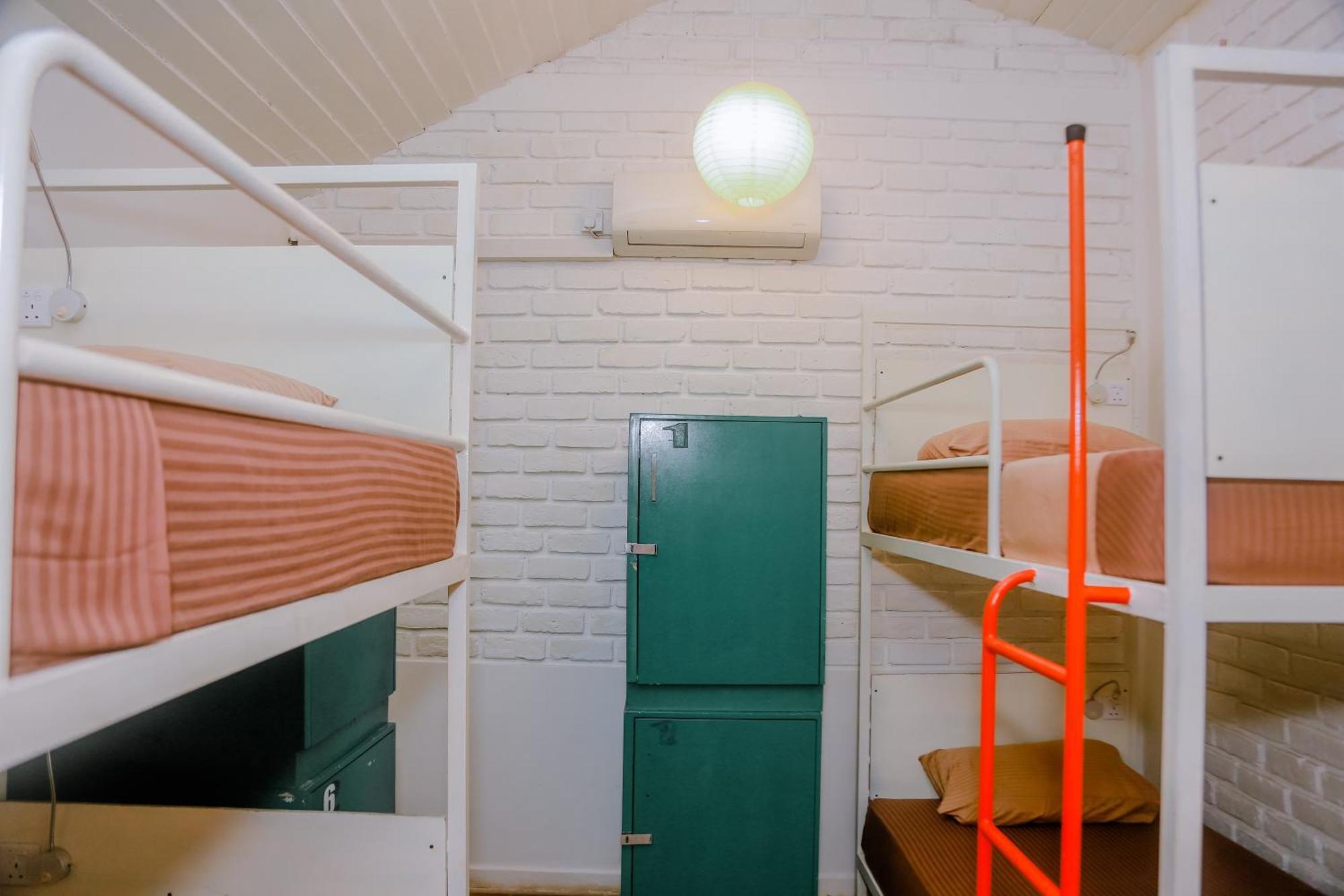 Hangover Hostels Мирисса Экстерьер фото