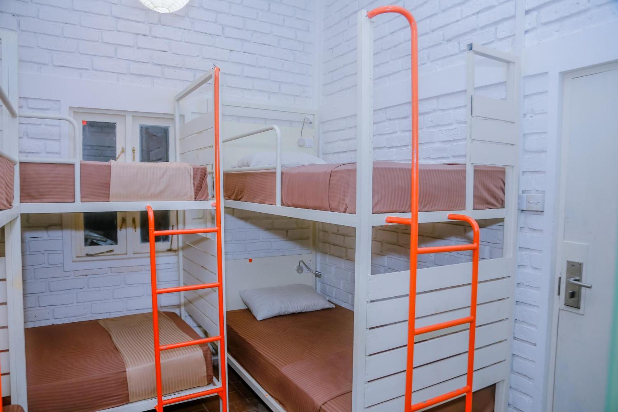 Hangover Hostels Мирисса Экстерьер фото